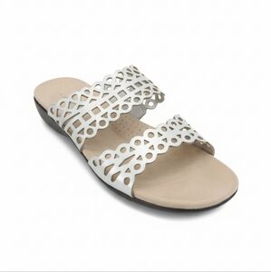 Croft & Barrow Becky Silver Metallic Cut Out Sandals Size 9.5